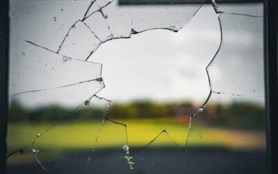 To Replace or Repair: Small Windshield Crack Dilemma