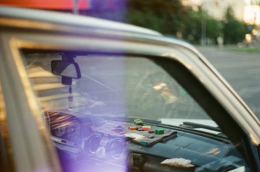 Photo car glass repair